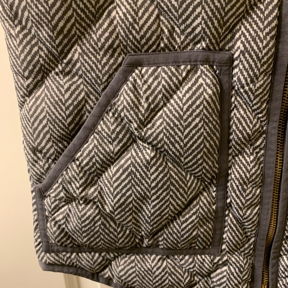 J Crew Gray Herringbone Quilted Down Puffer Vest Size XS - Picture 7 of 9